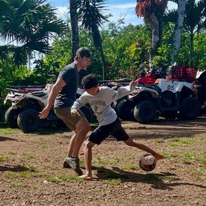 Meet your Posher, Cameron